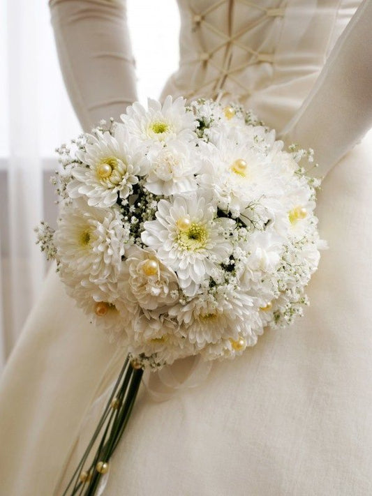White daisy wedding bouquet with same day flower delivery in Los Angeles