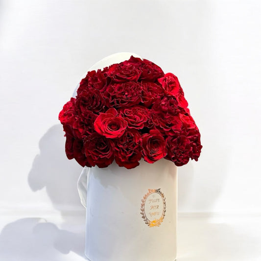 Luxury red roses in a box with same day flower delivery in Los Angeles – order flowers online today for fast and free local delivery