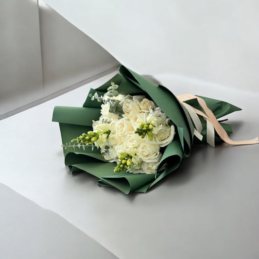 Beautiful bouquet of fresh white roses with same day flower delivery in Los Angeles and free shipping