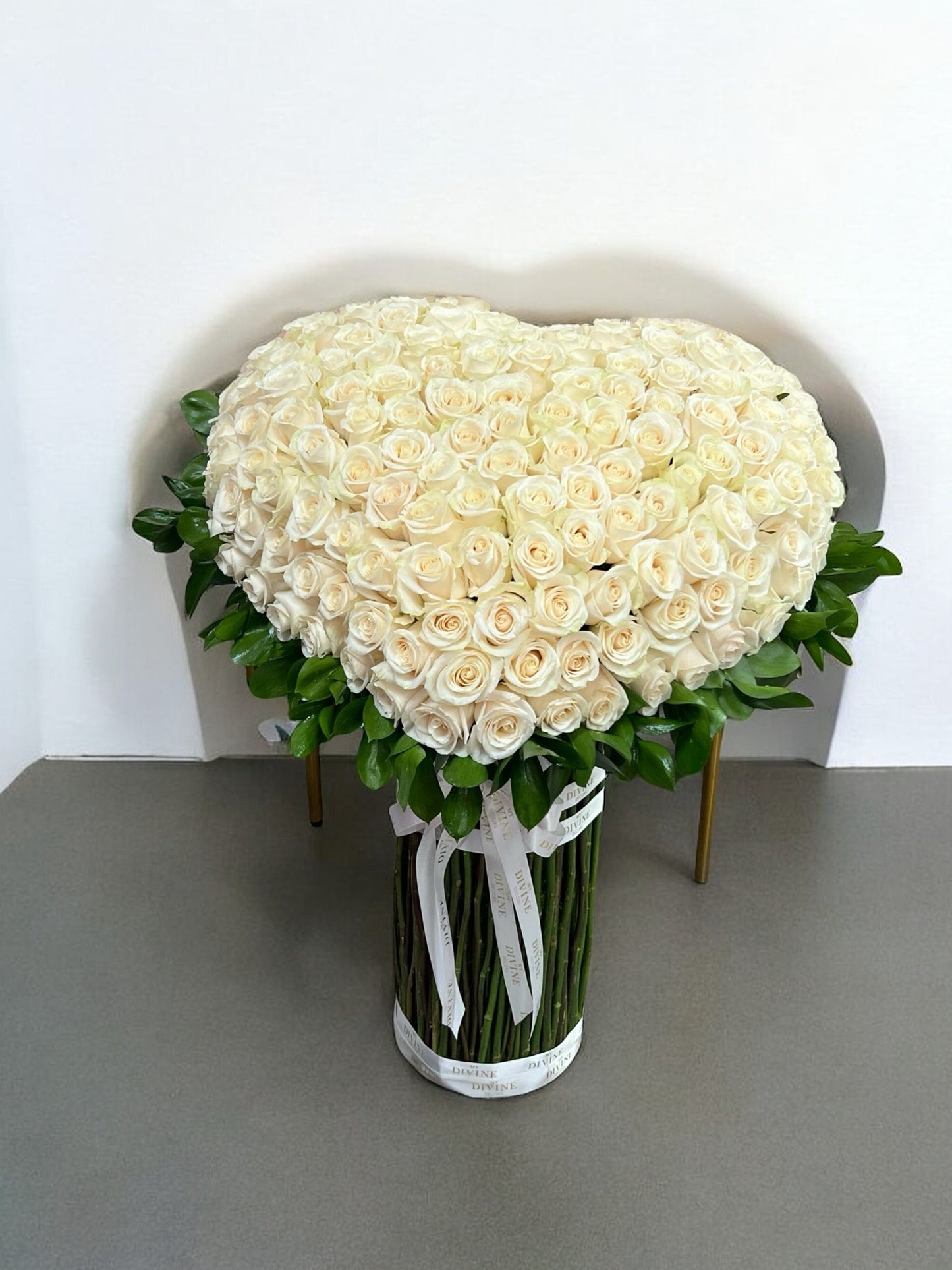 White Heart of 150 Roses