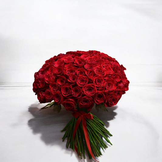 Elegant bouquet of fresh red roses available for same day delivery in Los Angeles with free shipping from local florists